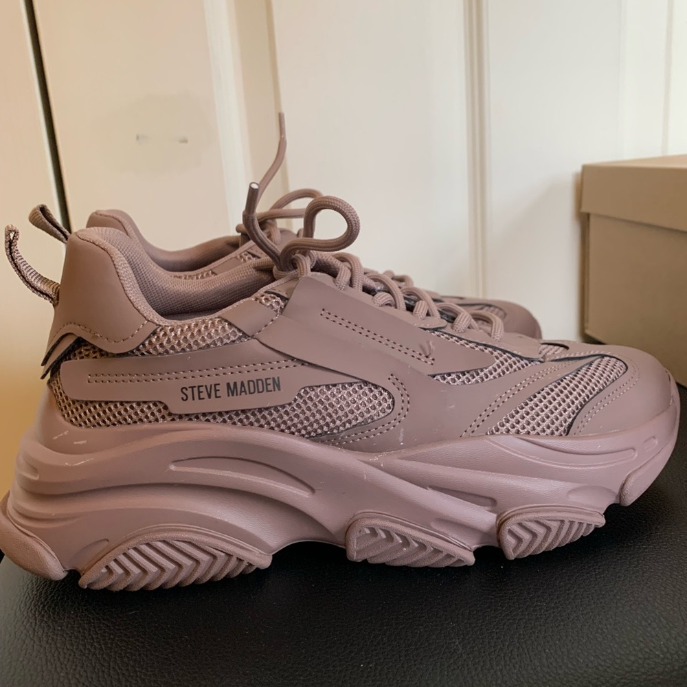 Steve Madden Possession mauve size 9 sneakers
